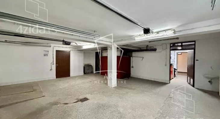 5-etažna kuća | 4zida