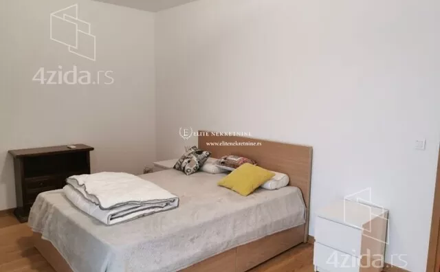 Četvoroiposoban stan | 4zida