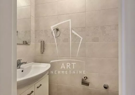 Petoiposoban stan | 4zida