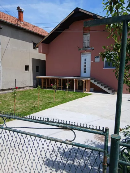 Raševačka 5 | 4zida.rs