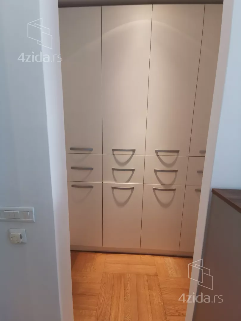 Kancelarija | 4zida