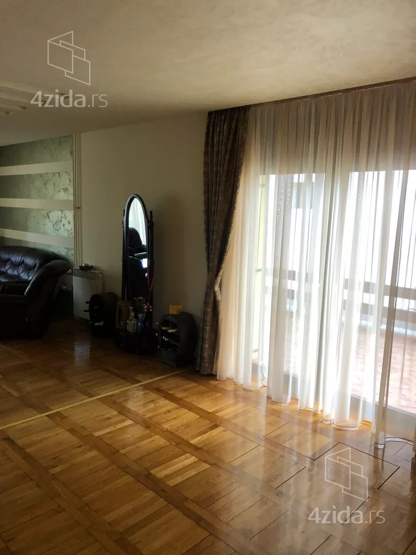 3-etažna kuća | 4zida