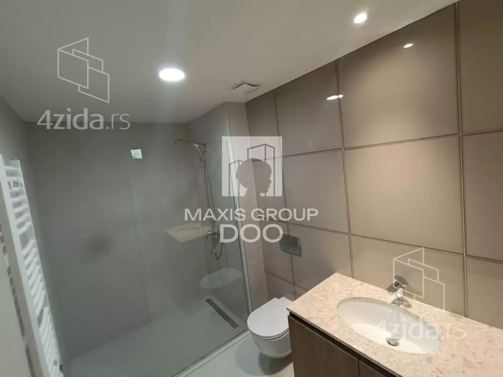 Šestosoban stan | 4zida