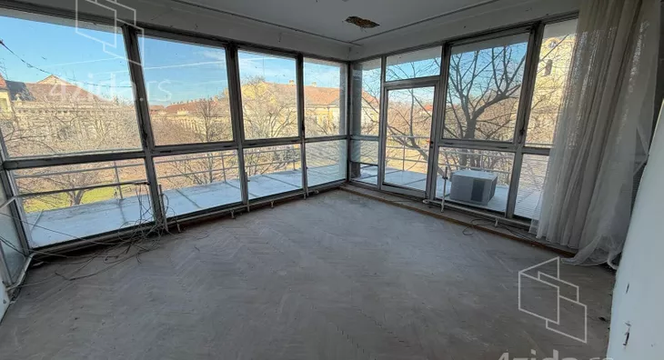 Poslovna zgrada | 4zida