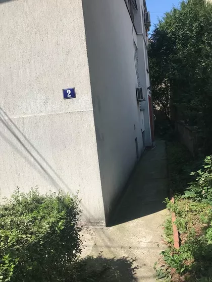 Avde Karabegovića 2 | 4zida.rs