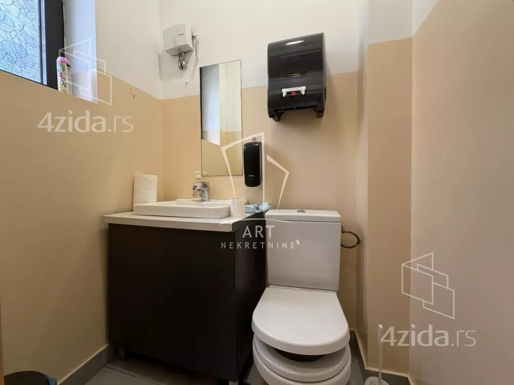 Poslovni prostor | 4zida