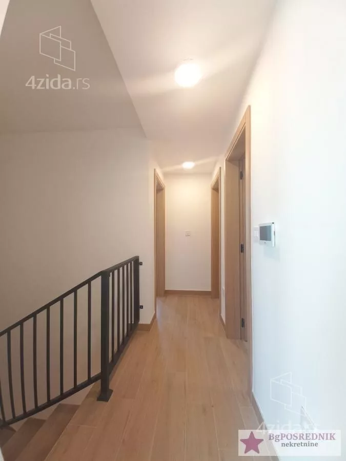 Šestosoban stan | 4zida