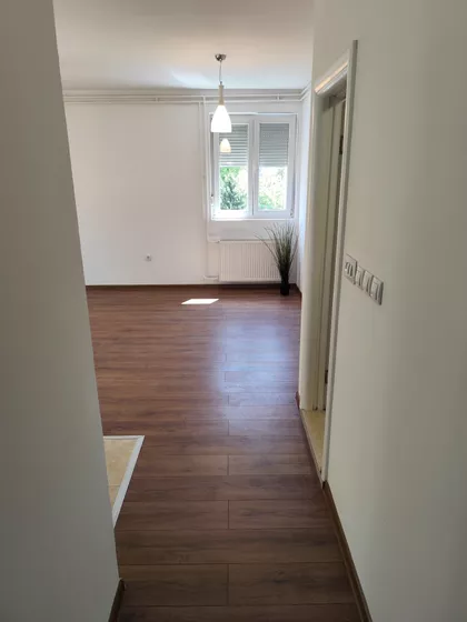 Ustanička | 4zida.rs