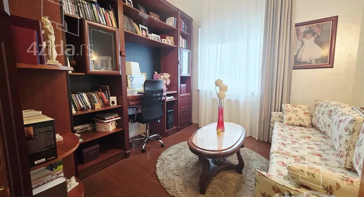 Petosoban stan | 4zida