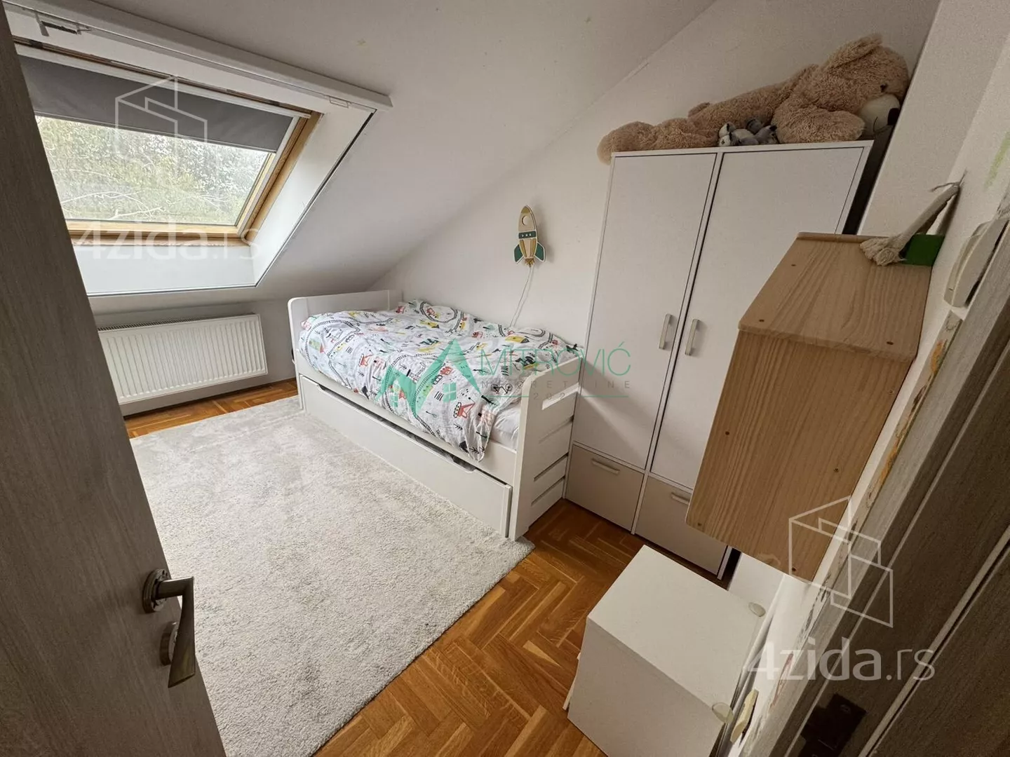 Troiposoban stan | 4zida