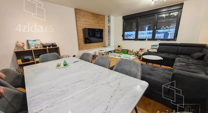 Troiposoban stan | 4zida