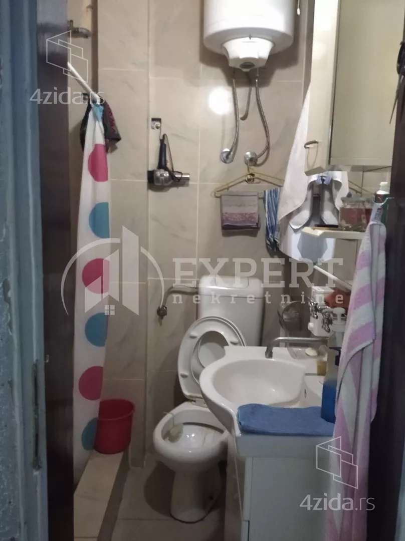 Lokal | 4zida