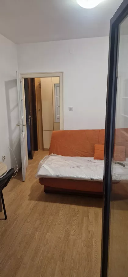 Varovnička 12 | 4zida.rs