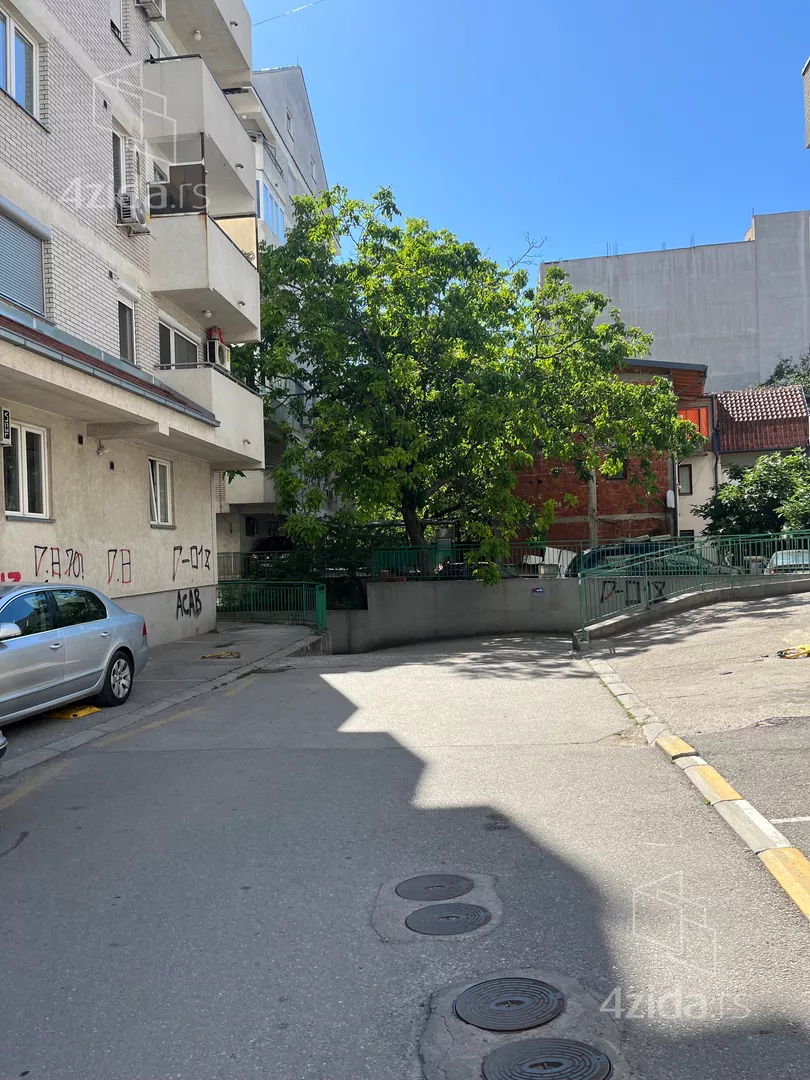 Garaža | 4zida