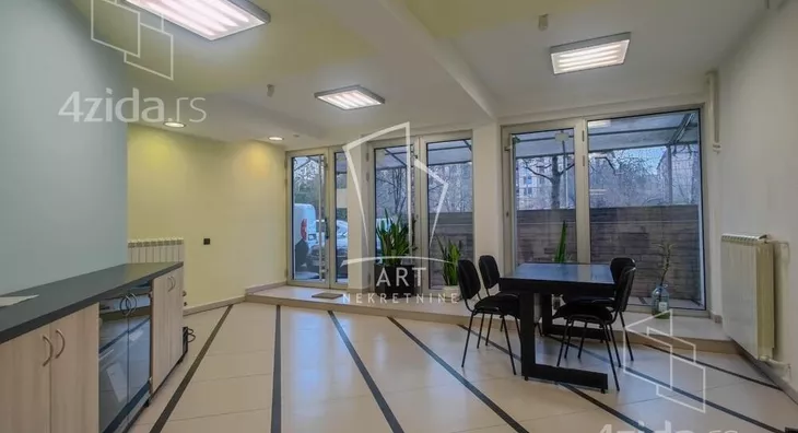 Poslovni prostor | 4zida