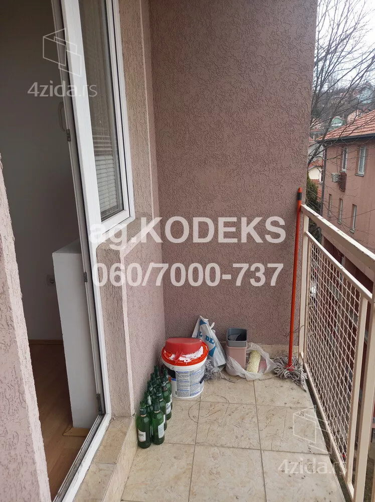 Petosoban stan | 4zida