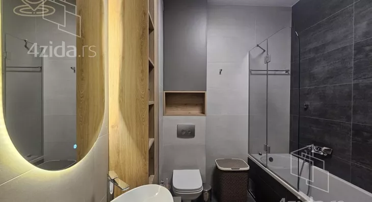 Četvoroiposoban stan | 4zida