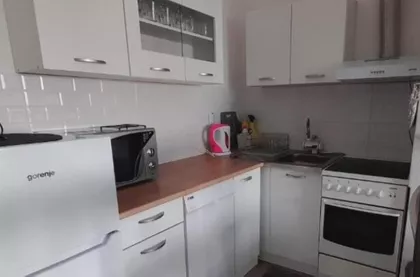 8. Marta 9V | 4zida.rs