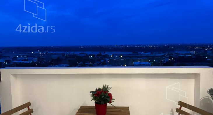 Četvoroiposoban stan | 4zida