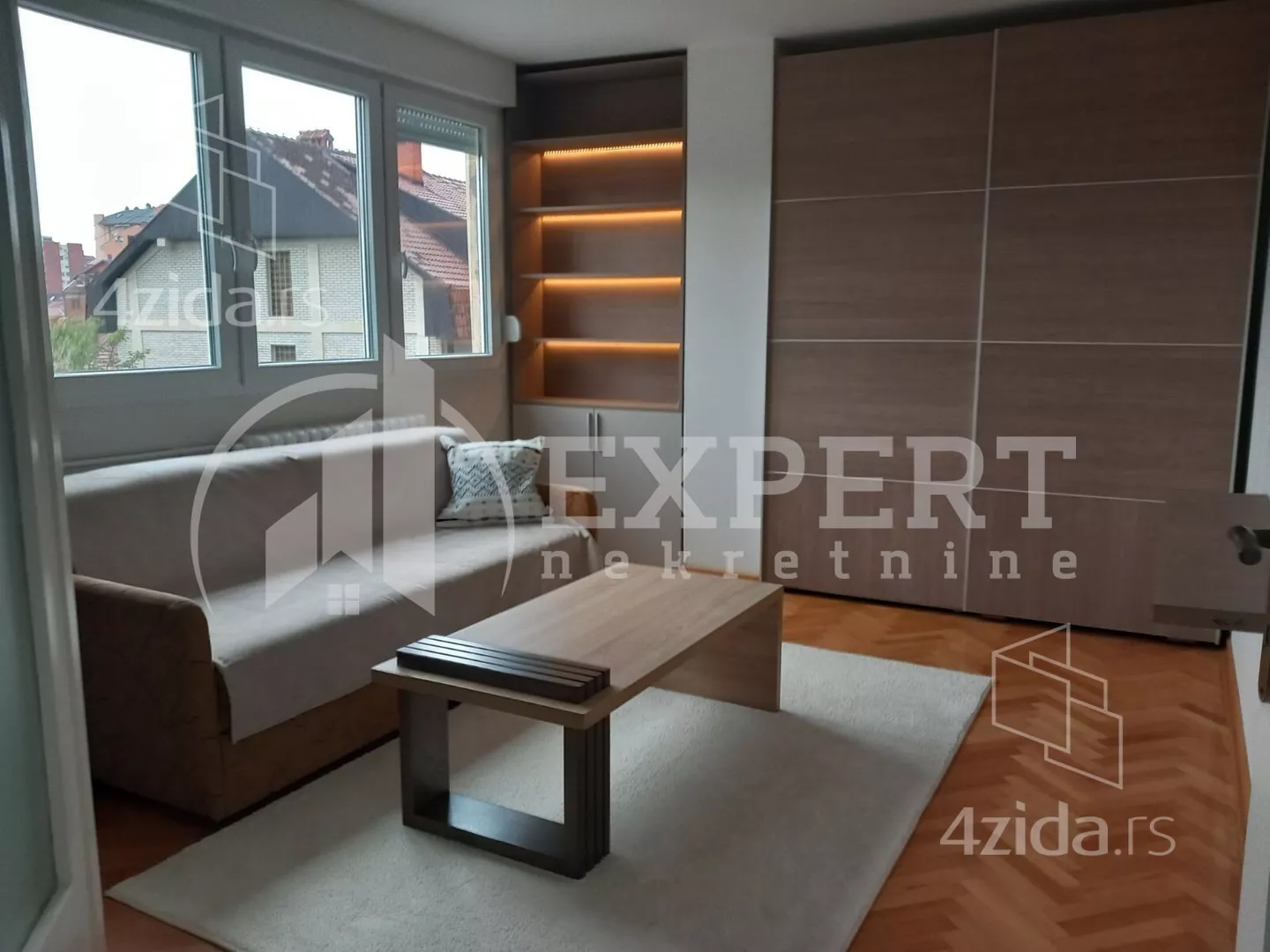 Jednoiposoban stan | 4zida