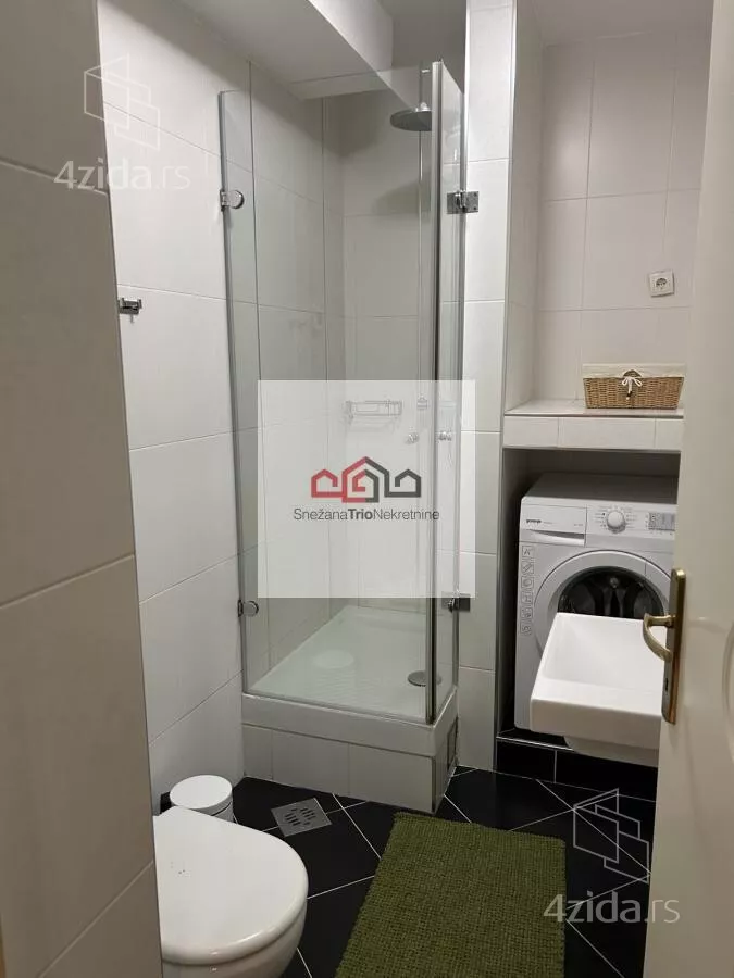 Četvoroiposoban stan | 4zida