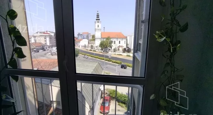 Četvoroiposoban stan | 4zida