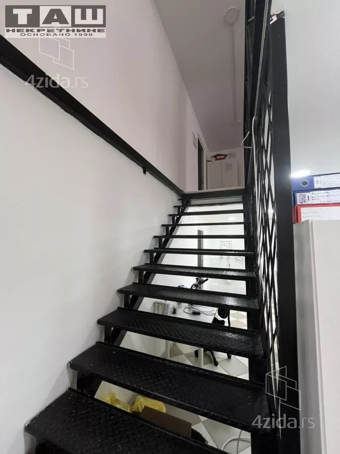 Lokal | 4zida
