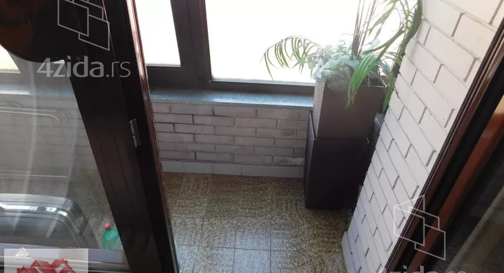 Šestosoban stan | 4zida