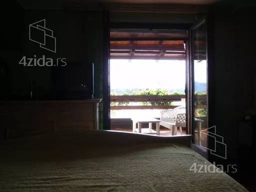Šestosoban stan | 4zida