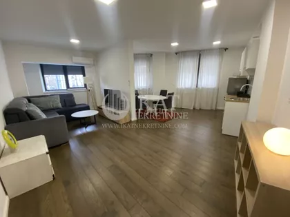 Gospodara Vučića | 4zida.rs