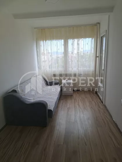 Trg 14. oktobra | 4zida.rs
