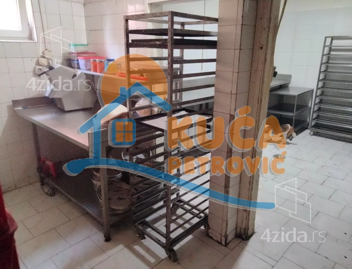 Lokal | 4zida
