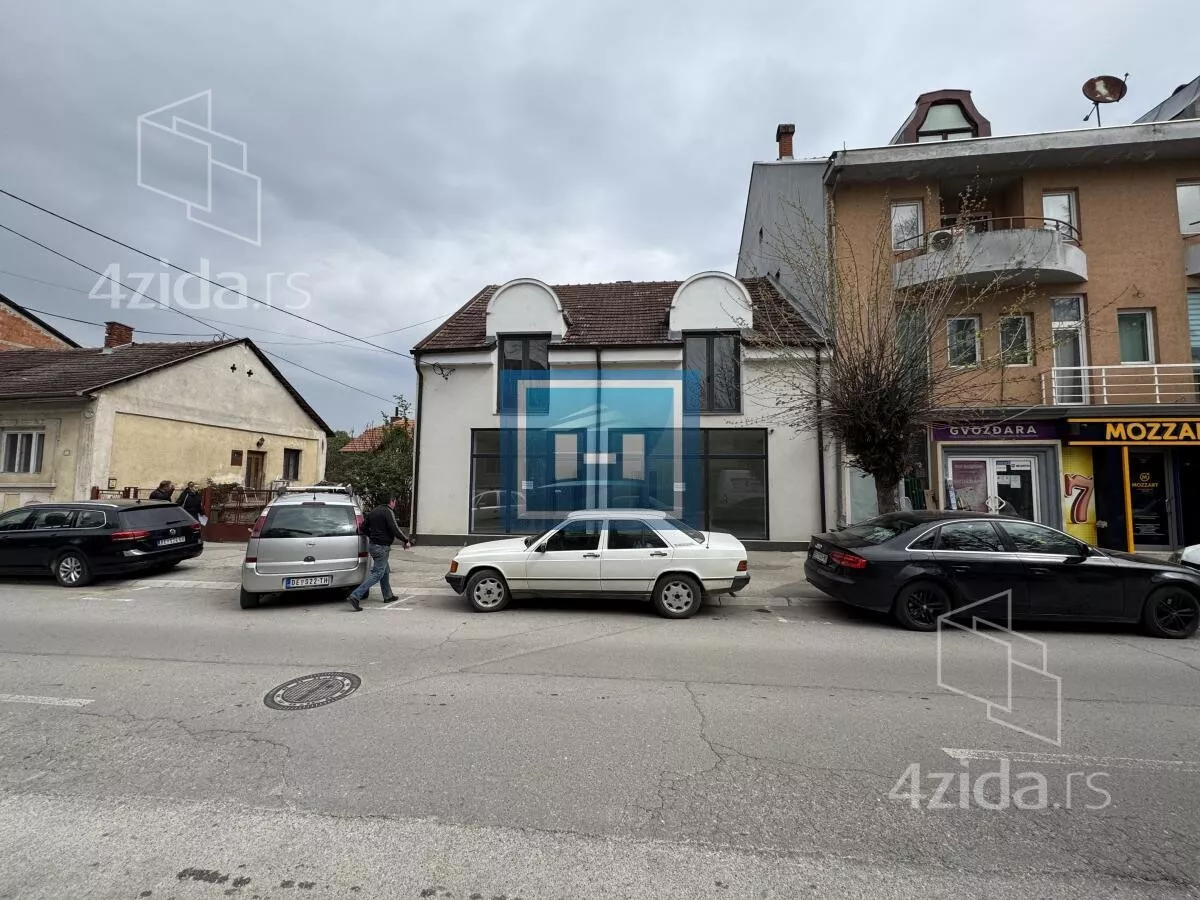 Lokal | 4zida