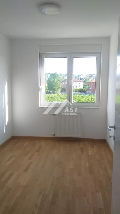 Ljubana Jednaka | 4zida.rs