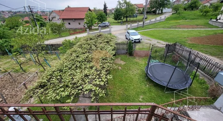 Plac | 4zida