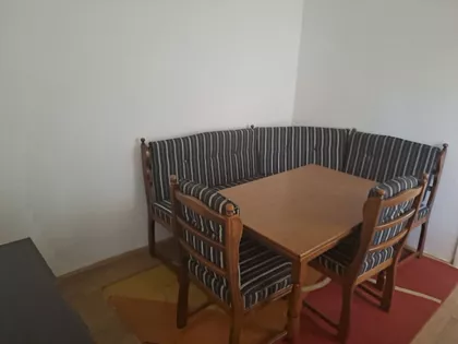 Vlade Danilovića 22 | 4zida.rs