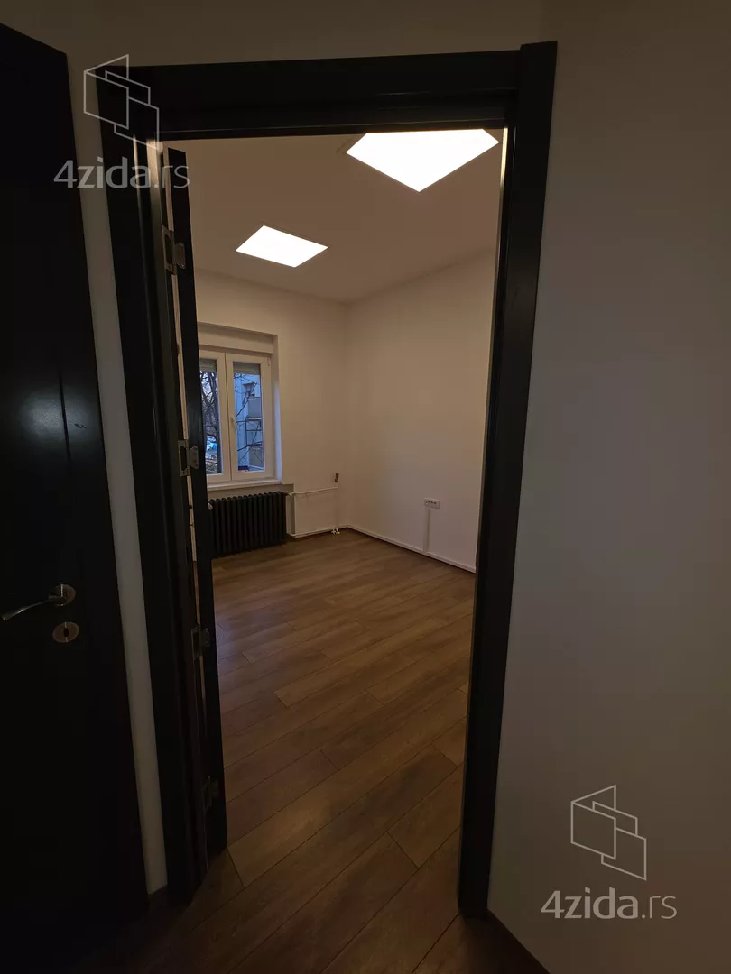 Četvoroiposoban stan | 4zida