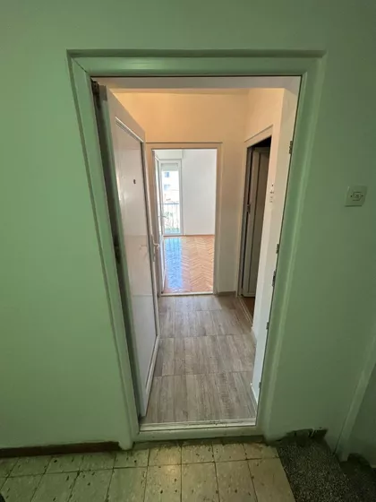 Dušana Uroševića 4 | 4zida.rs