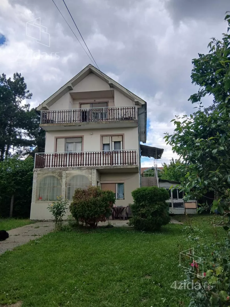 3-etažna kuća | 4zida