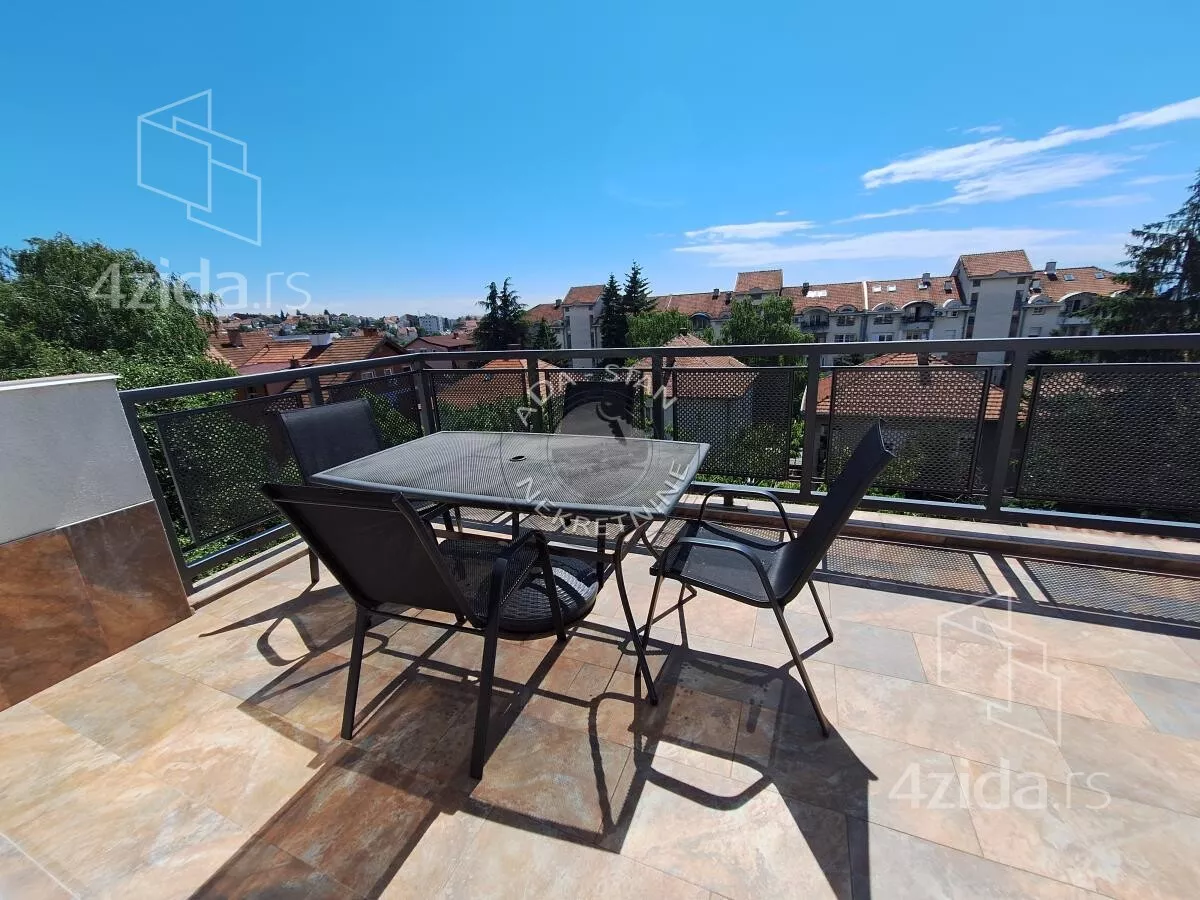 Četvoroiposoban stan | 4zida