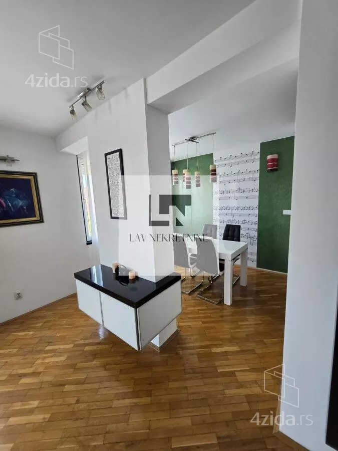 Troiposoban stan | 4zida