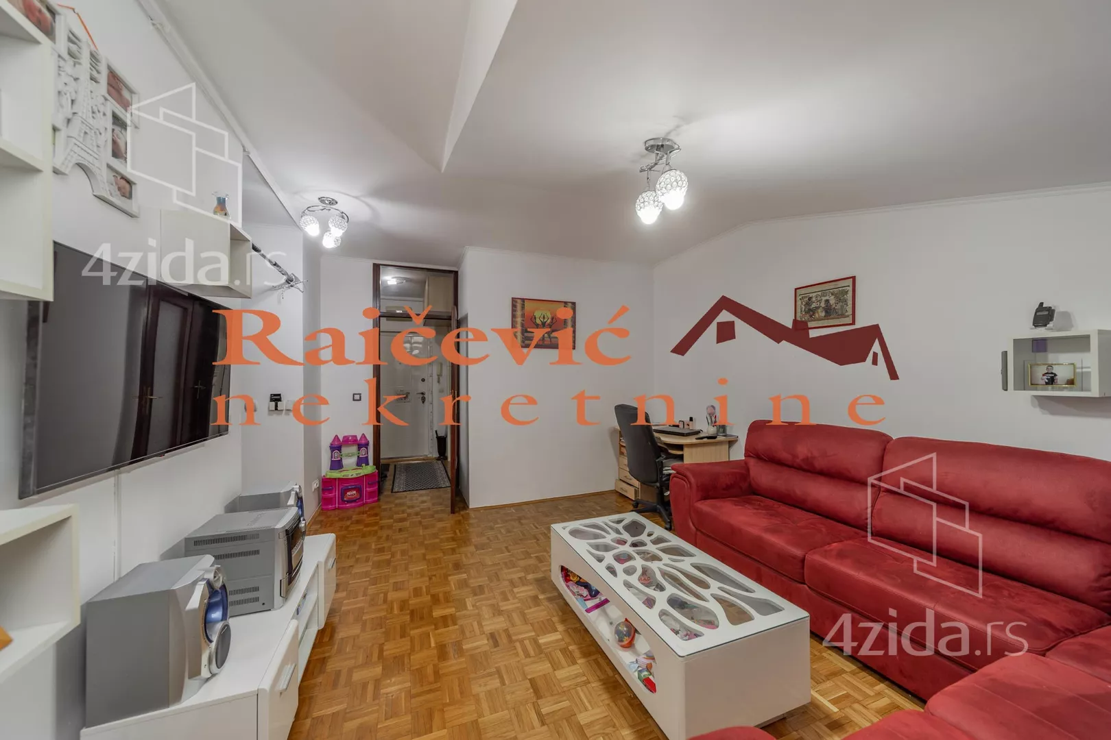 Jednoiposoban stan | 4zida