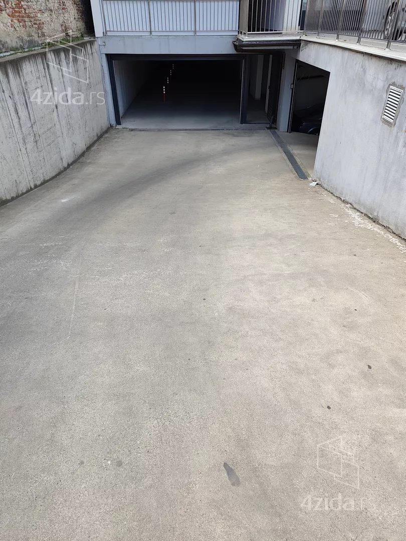 Garaža | 4zida