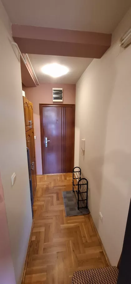 Braće Poljakovića 23 | 4zida.rs