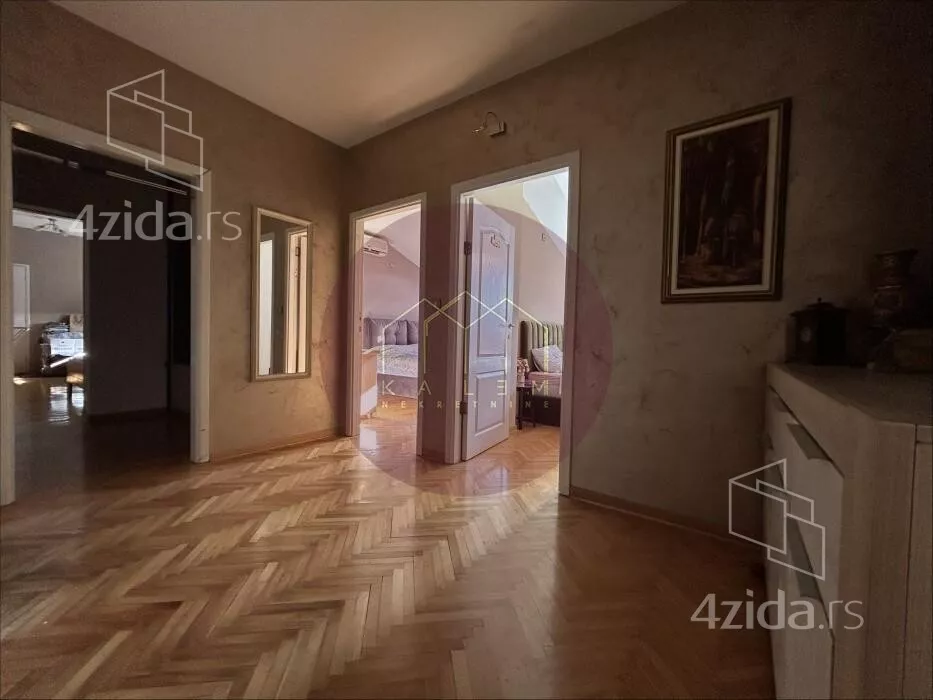 Petosoban stan | 4zida