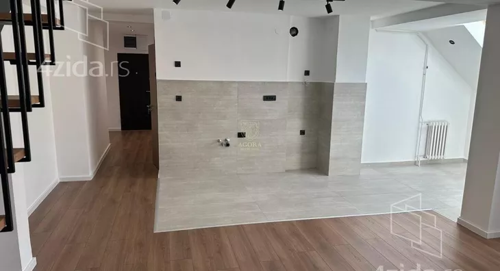 Četvoroiposoban stan | 4zida