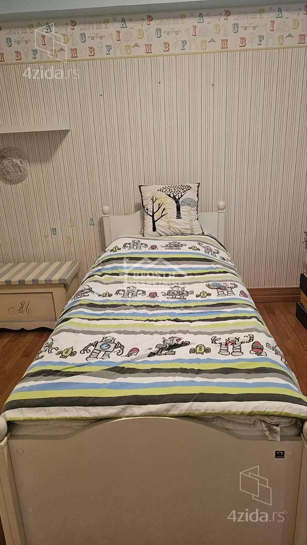 Petosoban stan | 4zida