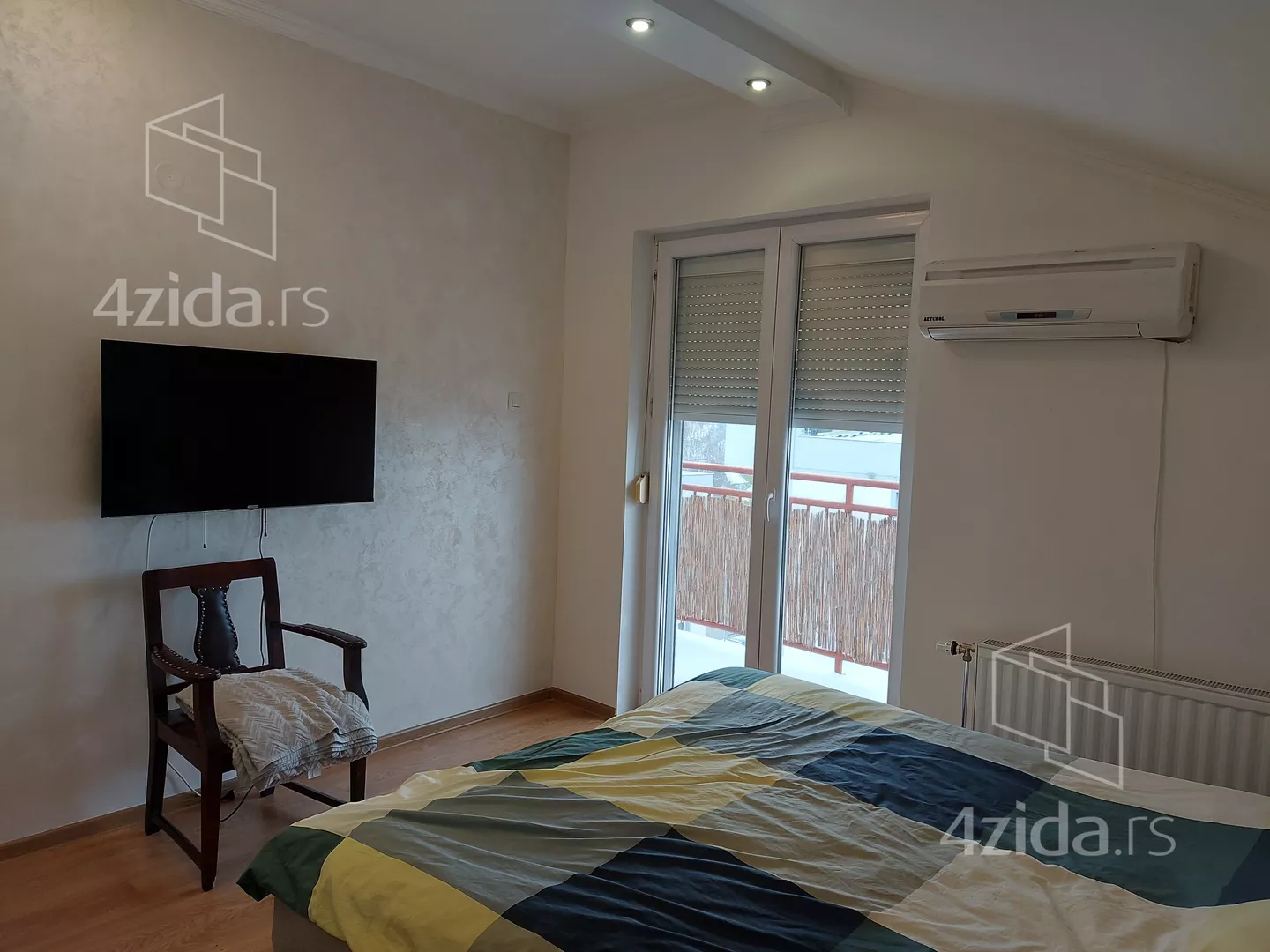 Troiposoban stan | 4zida