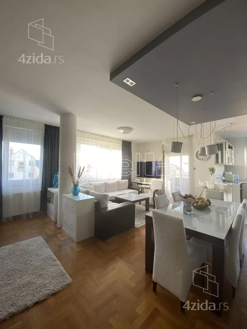 Šestosoban stan | 4zida