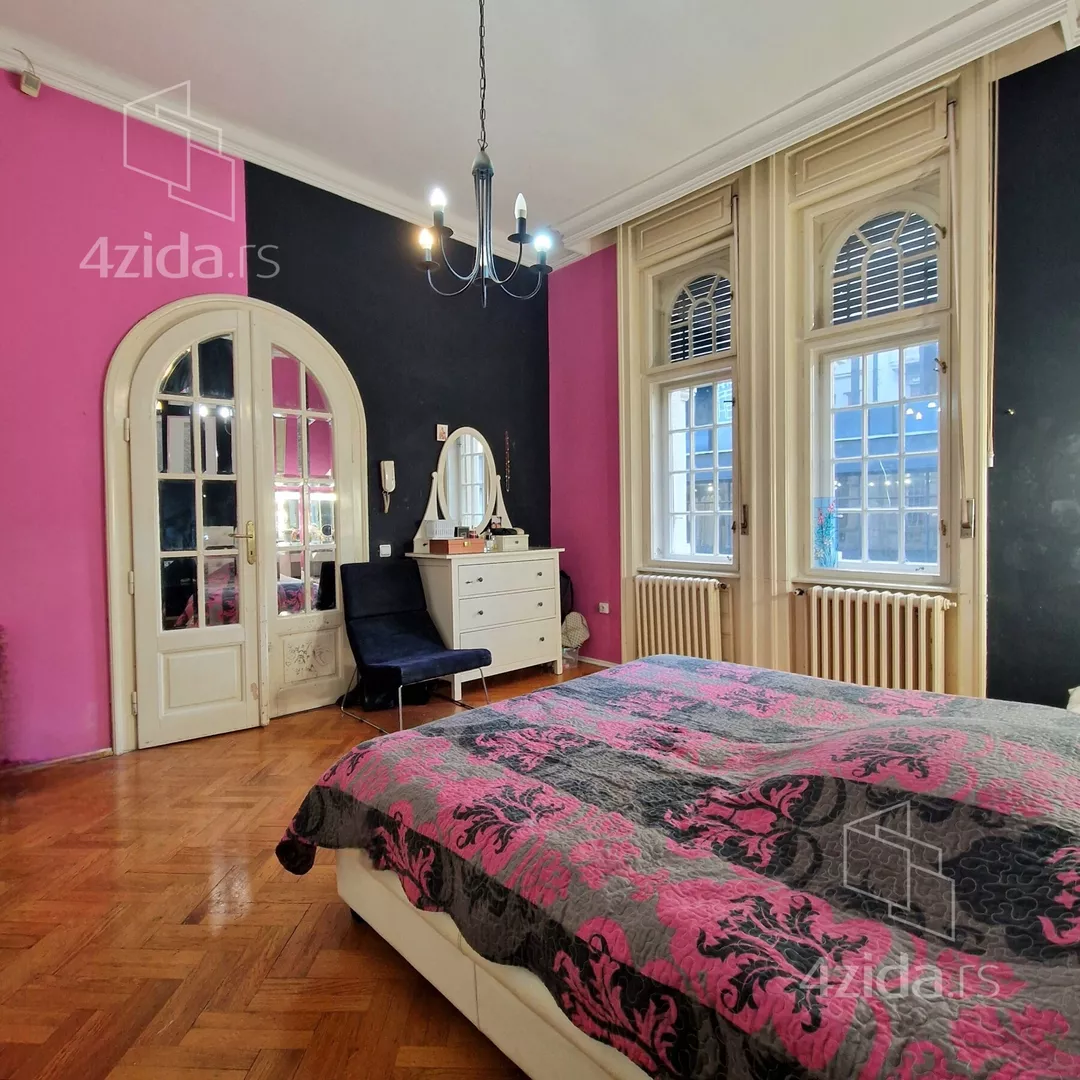 Šestosoban stan | 4zida